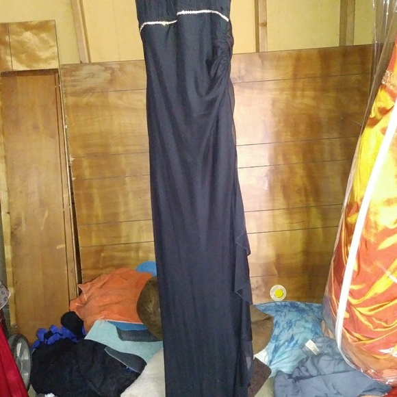 Black formal/prom/homecoming dress - Picture 8 of 8